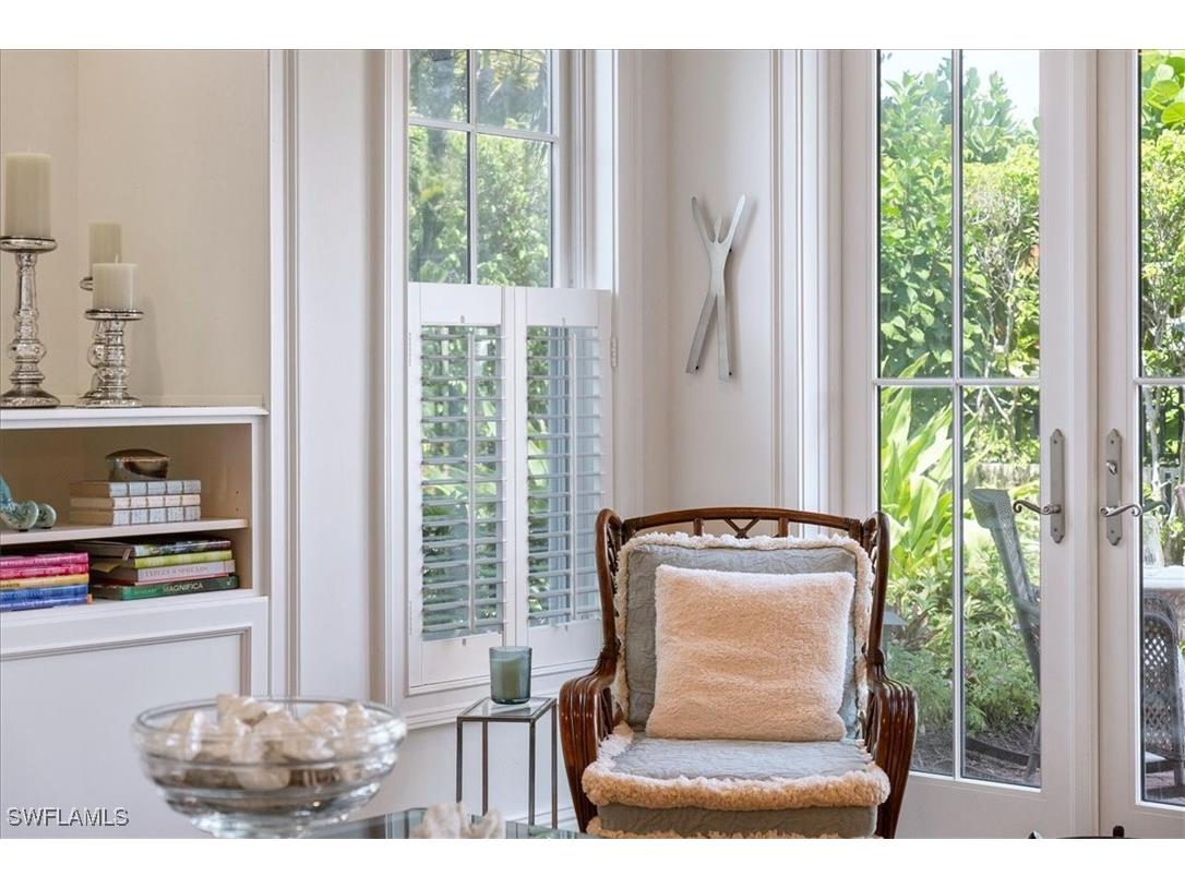 215 5th Street S Naples FL 34102 225077293 image18