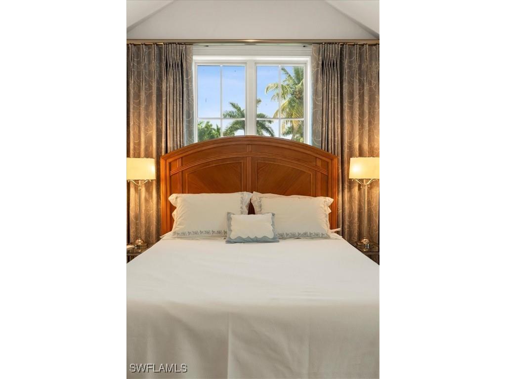 215 5th Street S Naples FL 34102 225077293 image34