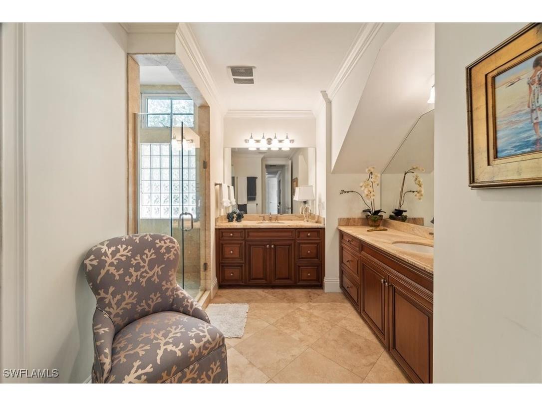 215 5th Street S Naples FL 34102 225077293 image36