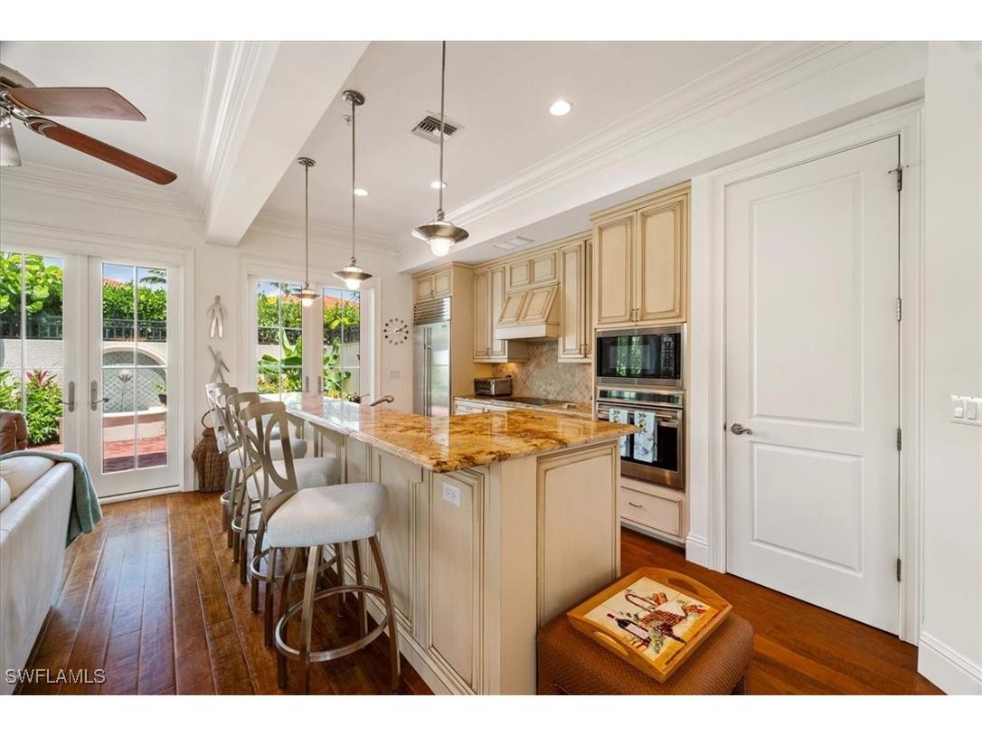 215 5th Street S Naples FL 34102 225077293 image4