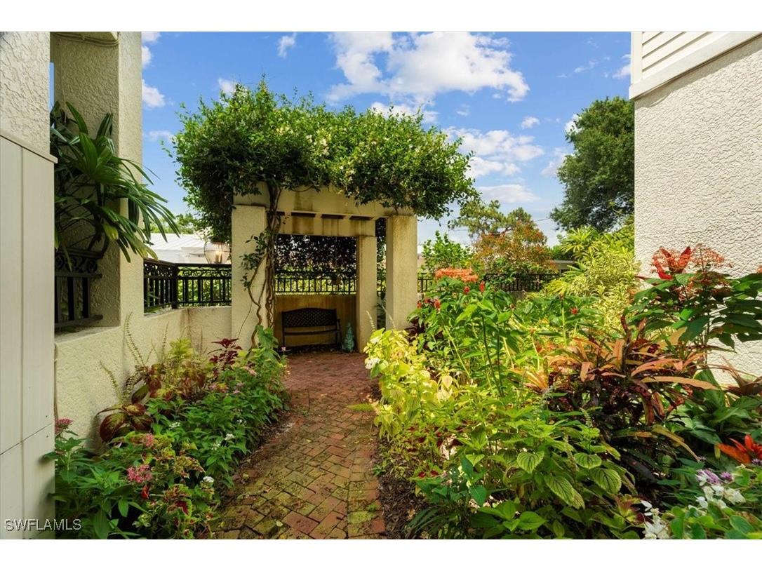 215 5th Street S Naples FL 34102 225077293 image45