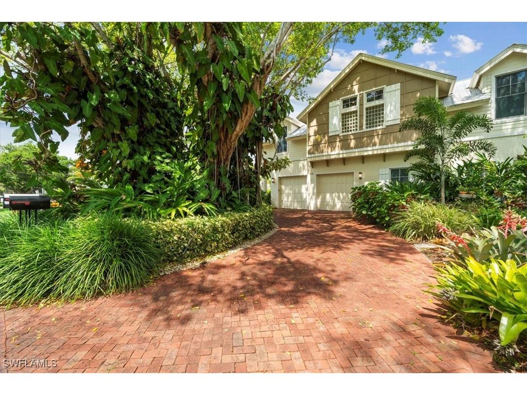 215 5th Street S Naples FL 34102 225077293 image49