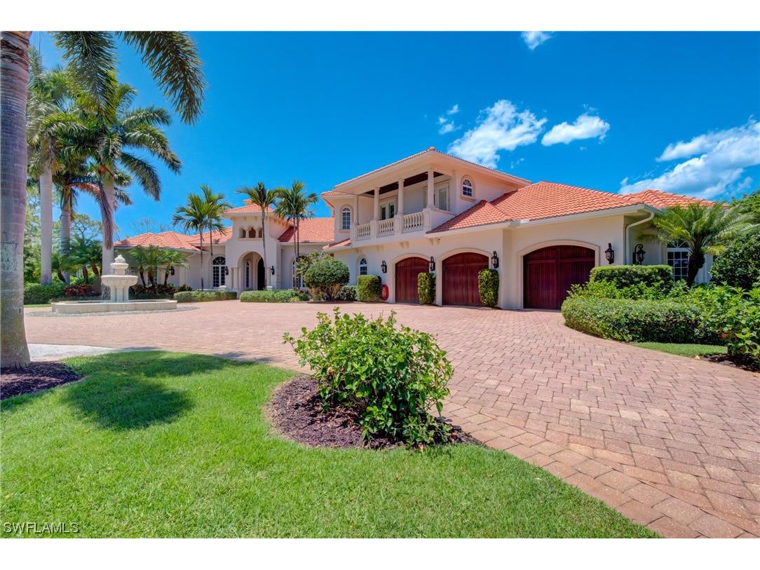 215 Caribbean Road Naples FL 34108 223043111 image1