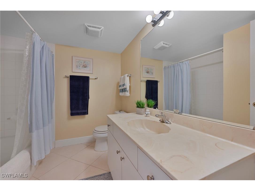 215 Cypress Way E #C4 Naples FL 34110 226002024 image10
