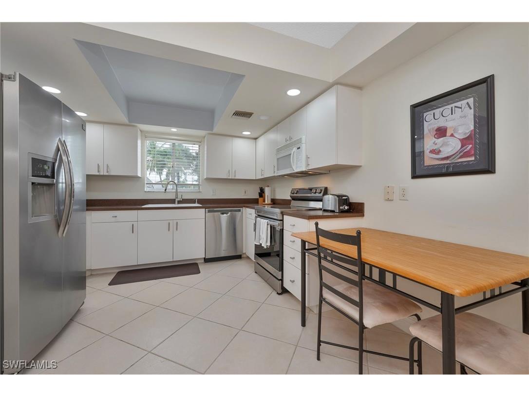 215 Cypress Way E #C4 Naples FL 34110 226002024 image4