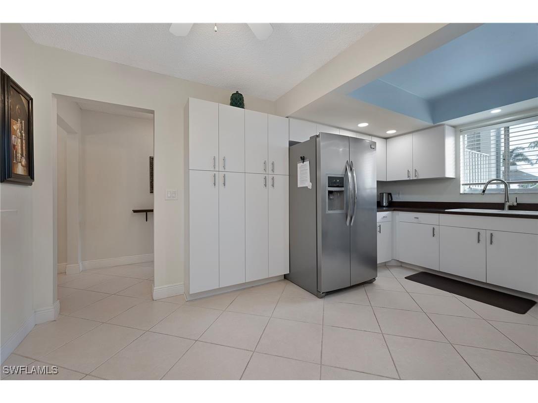 215 Cypress Way E #C4 Naples FL 34110 226002024 image5