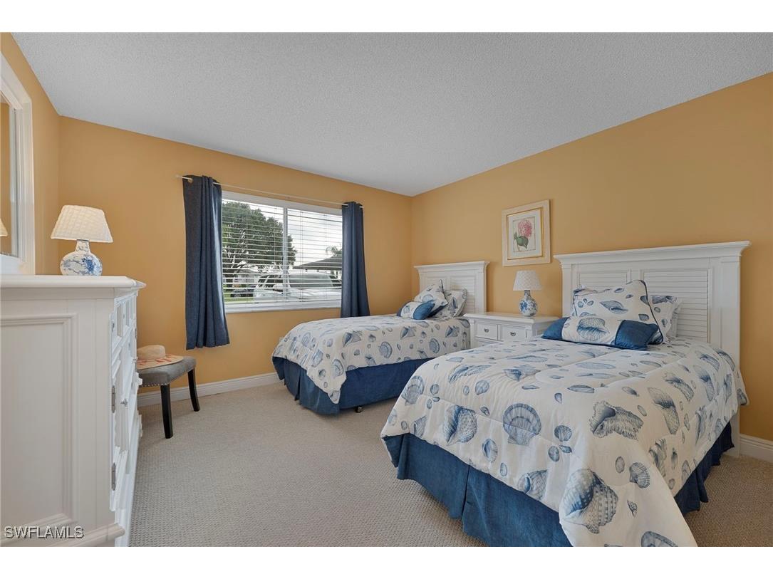 215 Cypress Way E #C4 Naples FL 34110 226002024 image9