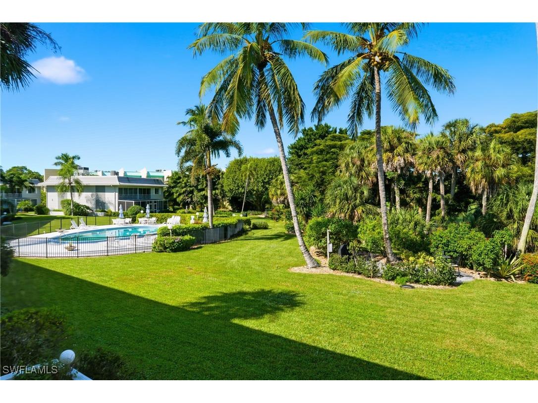 215 Cypress Way E #D8 Naples FL 34110 225078091 image15