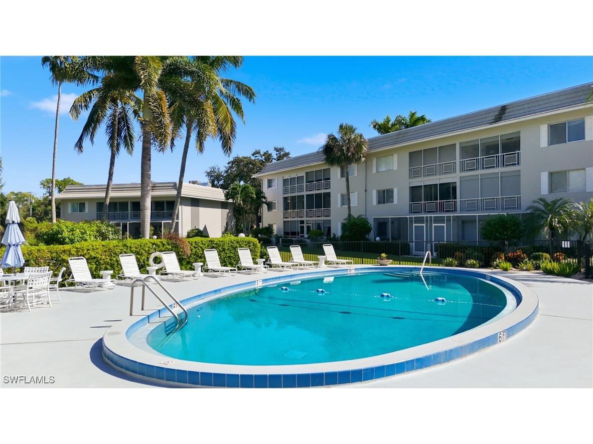 215 Cypress Way E #D8 Naples FL 34110 225078091 image19