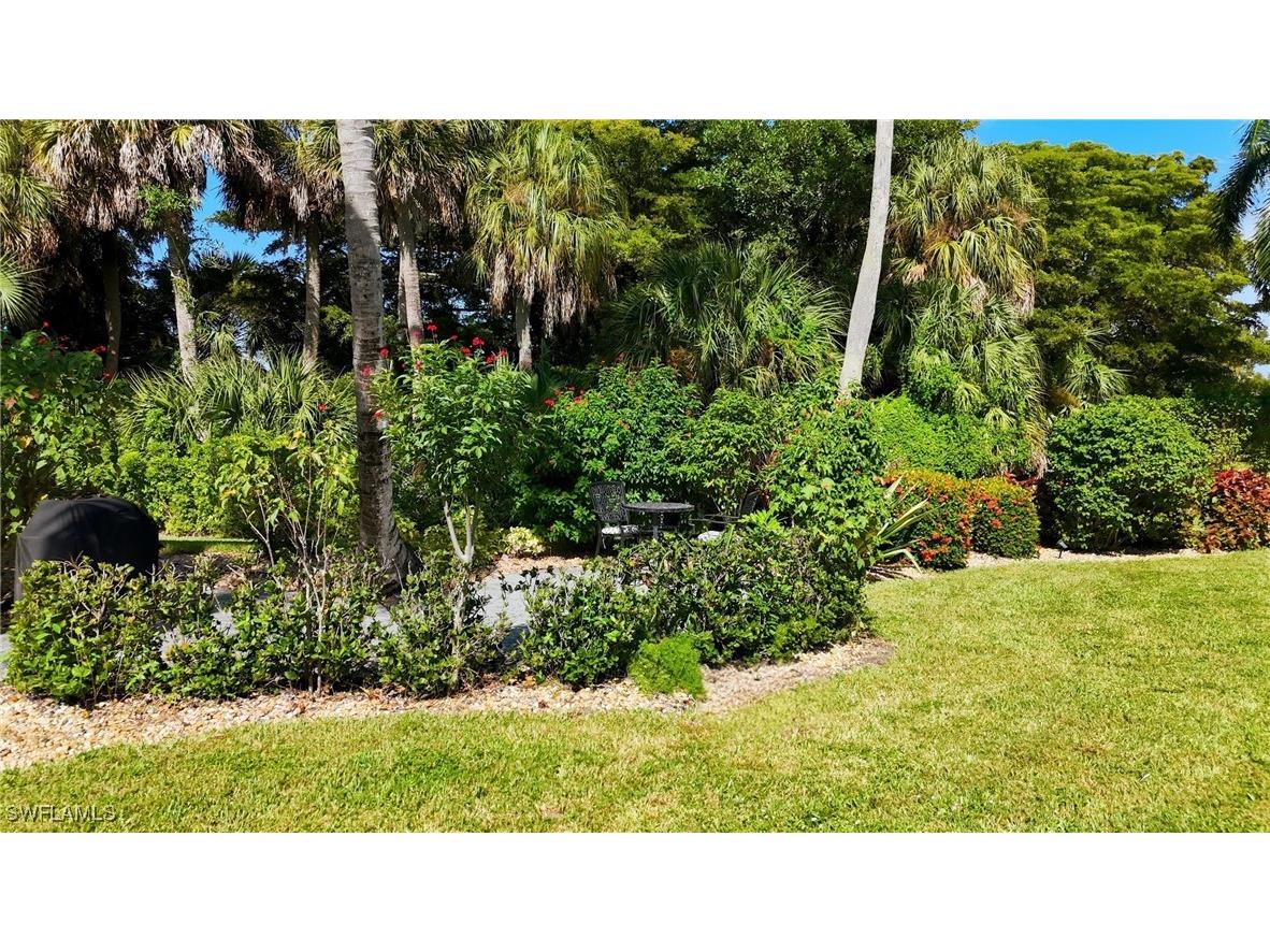 215 Cypress Way E #D8 Naples FL 34110 225078091 image20