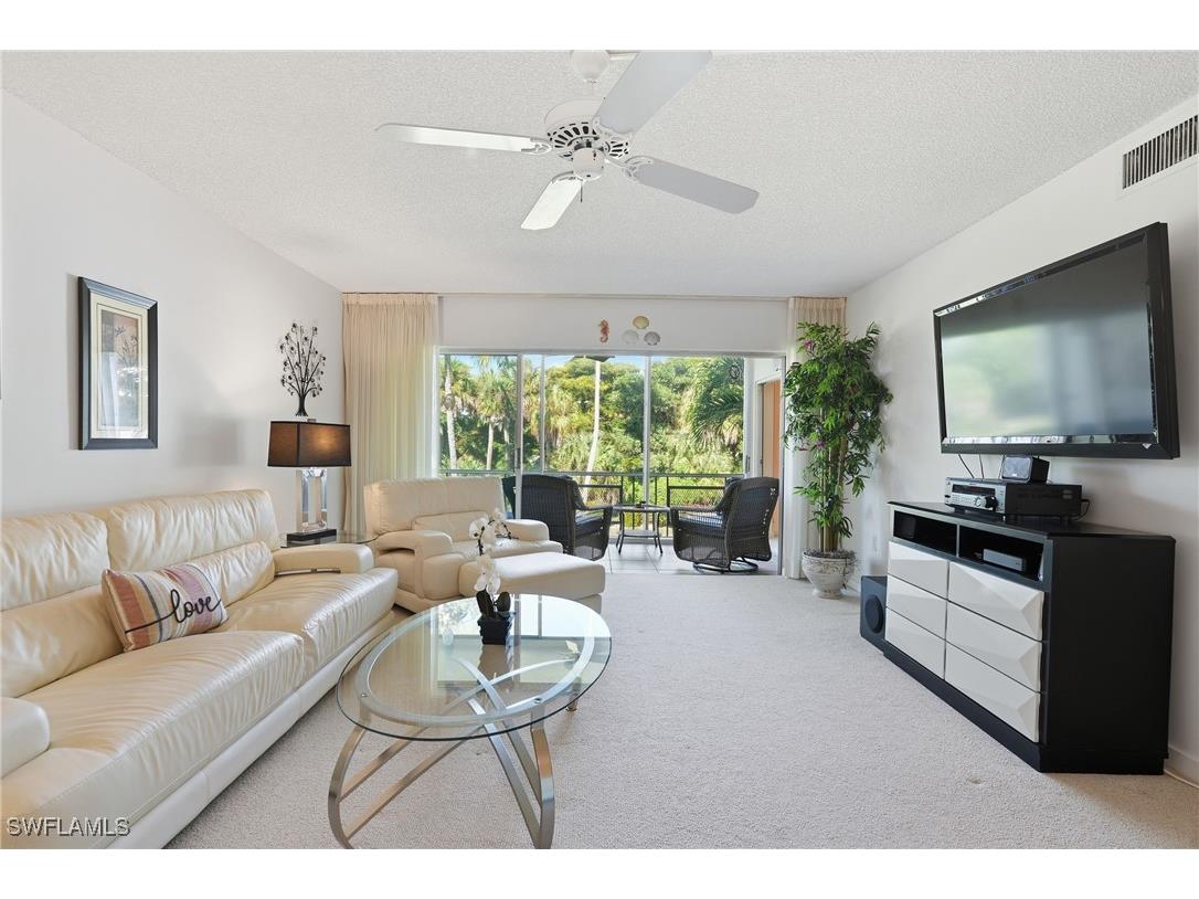 215 Cypress Way E #D8 Naples FL 34110 225078091 image3