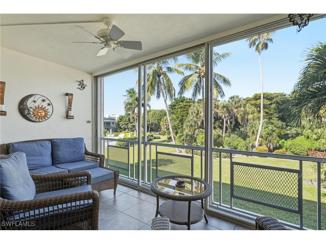 215 Cypress Way E #D8 Naples FL 34110 225078091 image4