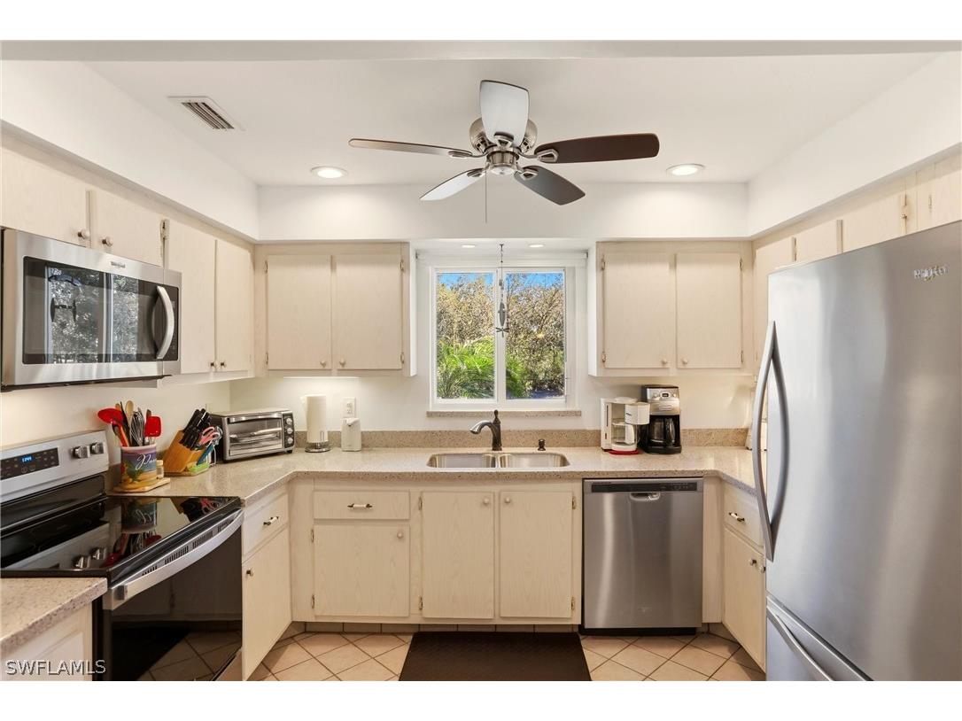 215 Cypress Way E #E3 Naples FL 34110 226005684 image11