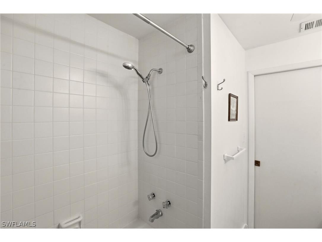 215 Cypress Way E #E3 Naples FL 34110 226005684 image26