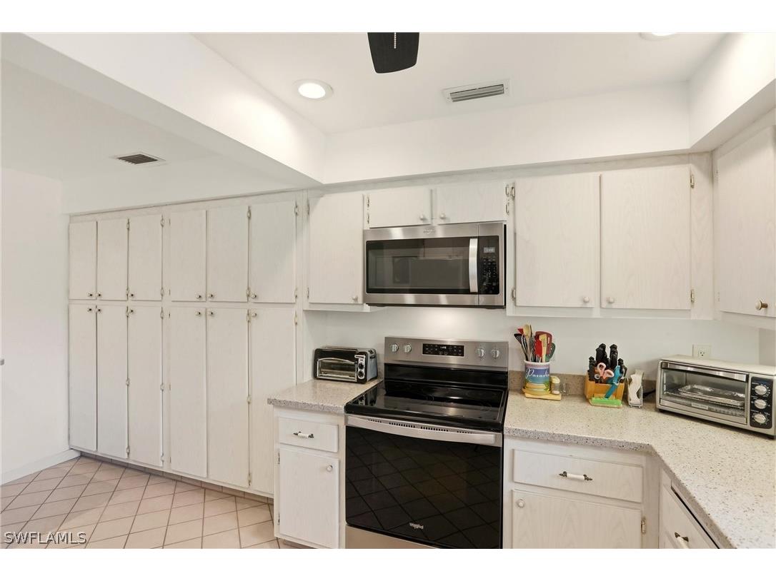 215 Cypress Way E #E3 Naples FL 34110 226005684 image9