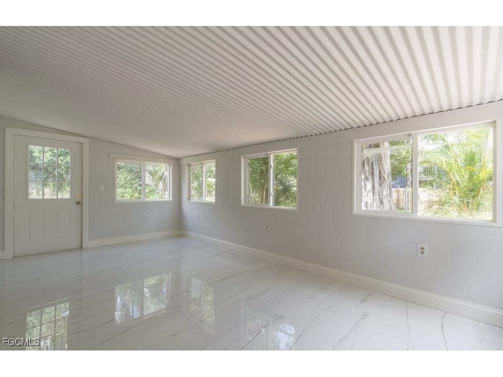 215 Delray Avenue Fort Myers FL 33905 2025023692 image14
