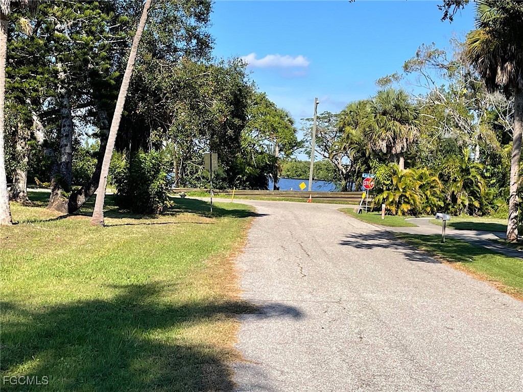 215 Delray Avenue Fort Myers FL 33905 2025023692 image17