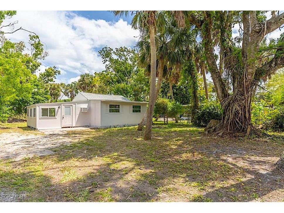 215 Delray Avenue Fort Myers FL 33905 2025023692 image19