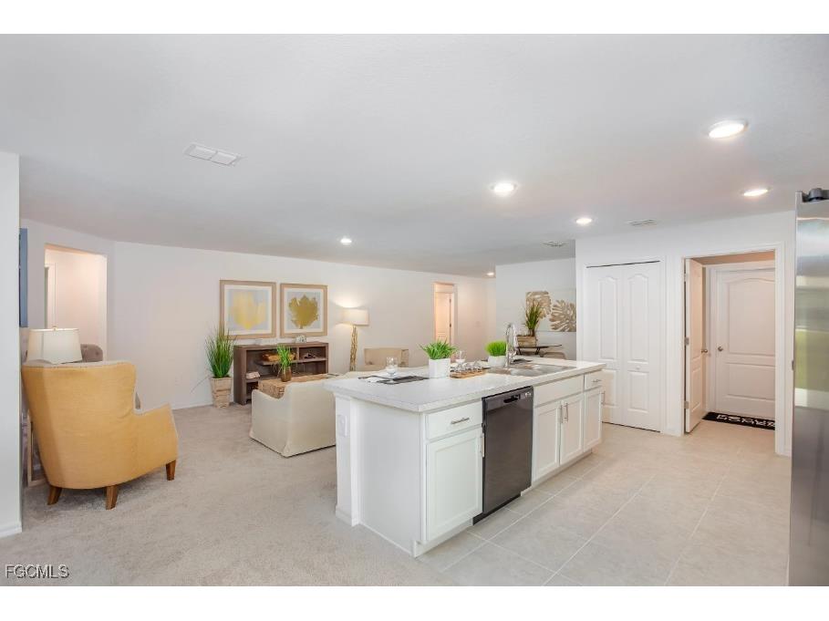 215 NW 4th Avenue Cape Coral FL 33993 2025005333 image7