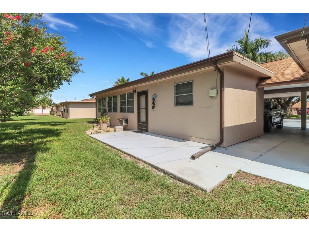 215 Oaklawn Court Lehigh Acres FL 33936 225040314 image2
