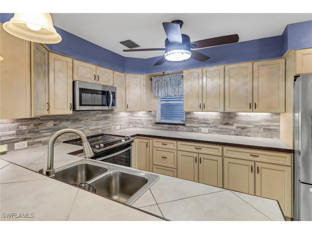 215 Oaklawn Court Lehigh Acres FL 33936 225040314 image5