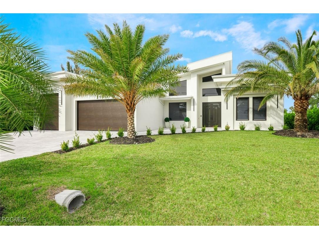 215 SE 28th Terrace Cape Coral FL 33904 2025014054 image1