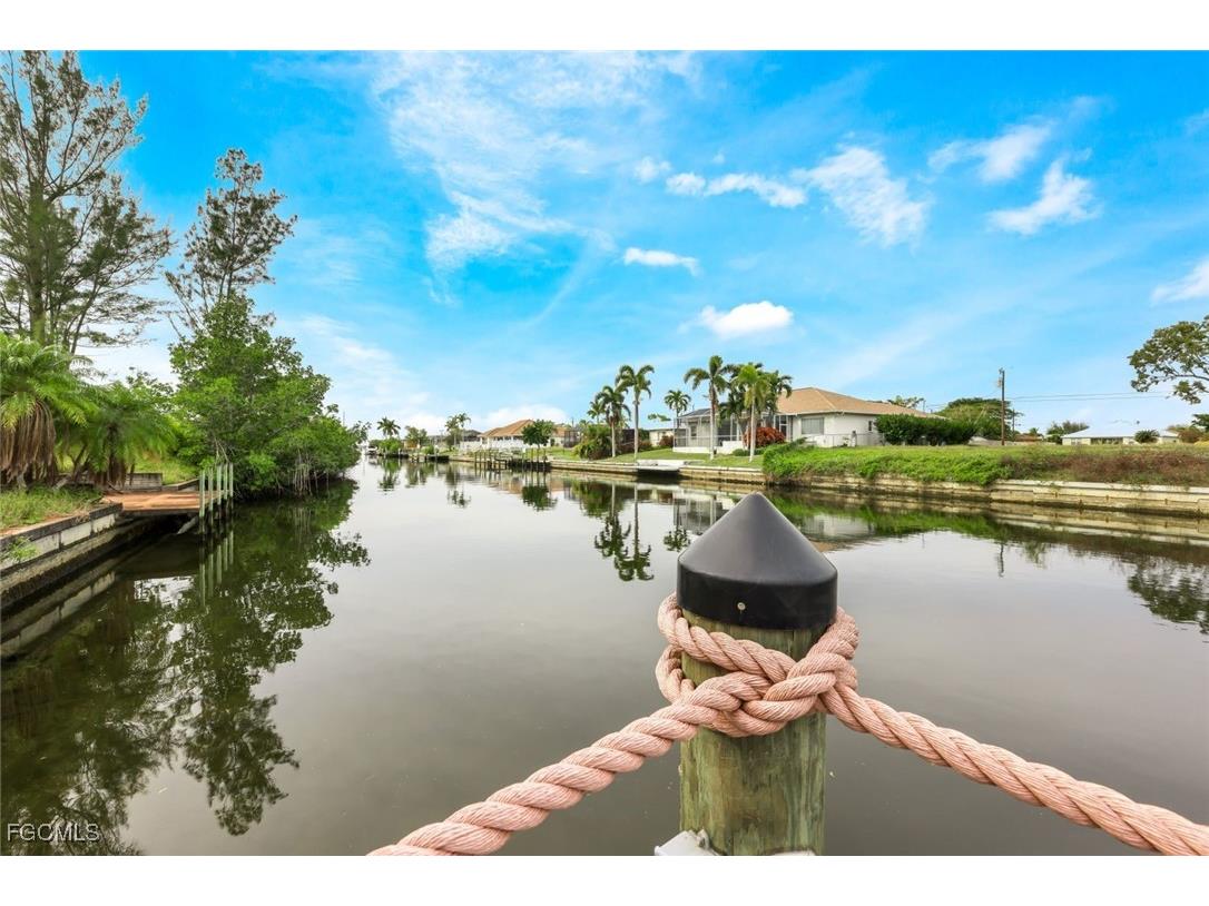 215 SE 28th Terrace Cape Coral FL 33904 2025014054 image16
