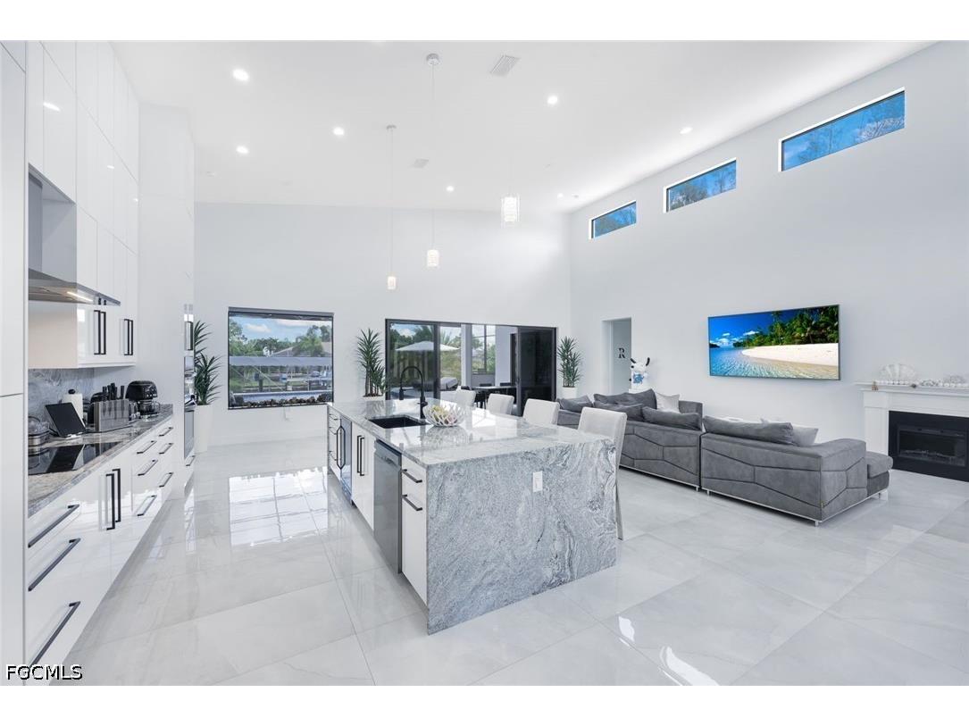 215 SE 28th Terrace Cape Coral FL 33904 2025014054 image29