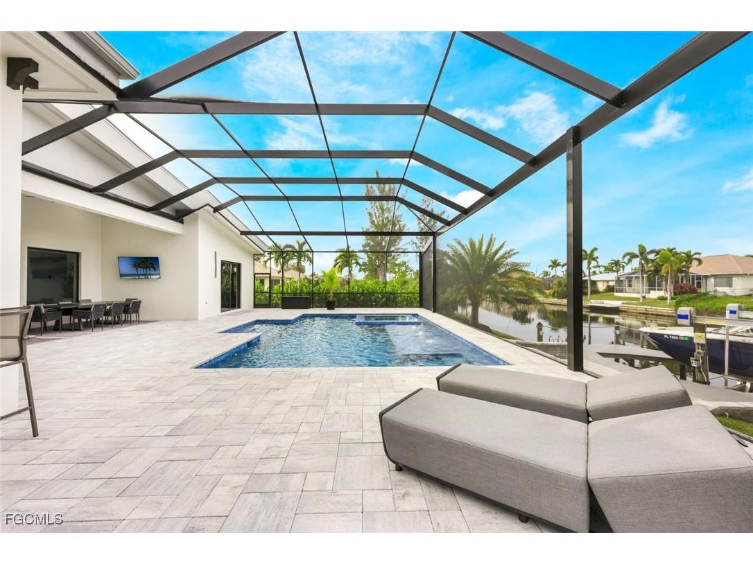 215 SE 28th Terrace Cape Coral FL 33904 2025014054 image4