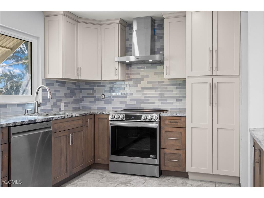 215 Santa Monica Court Cape Coral FL 33904 2025025704 image15