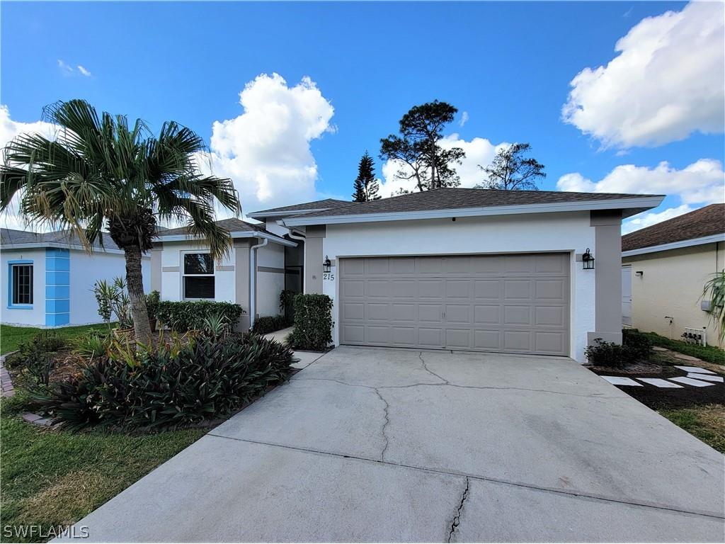 215 Stanhope Circle Naples FL 34104 224034652 image1