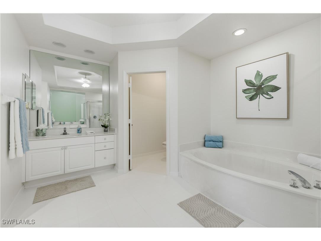 2150 Aberdeen Lane #202 Naples FL 34109 225066339 image15