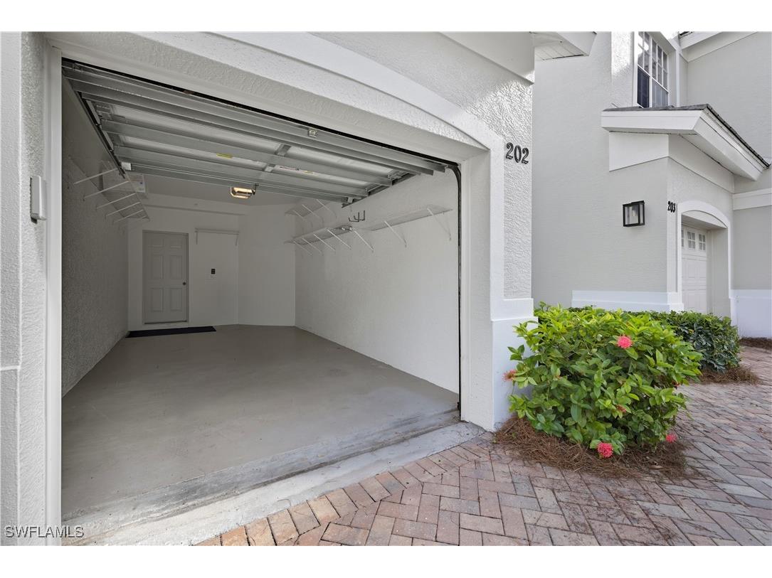 2150 Aberdeen Lane #202 Naples FL 34109 225066339 image25