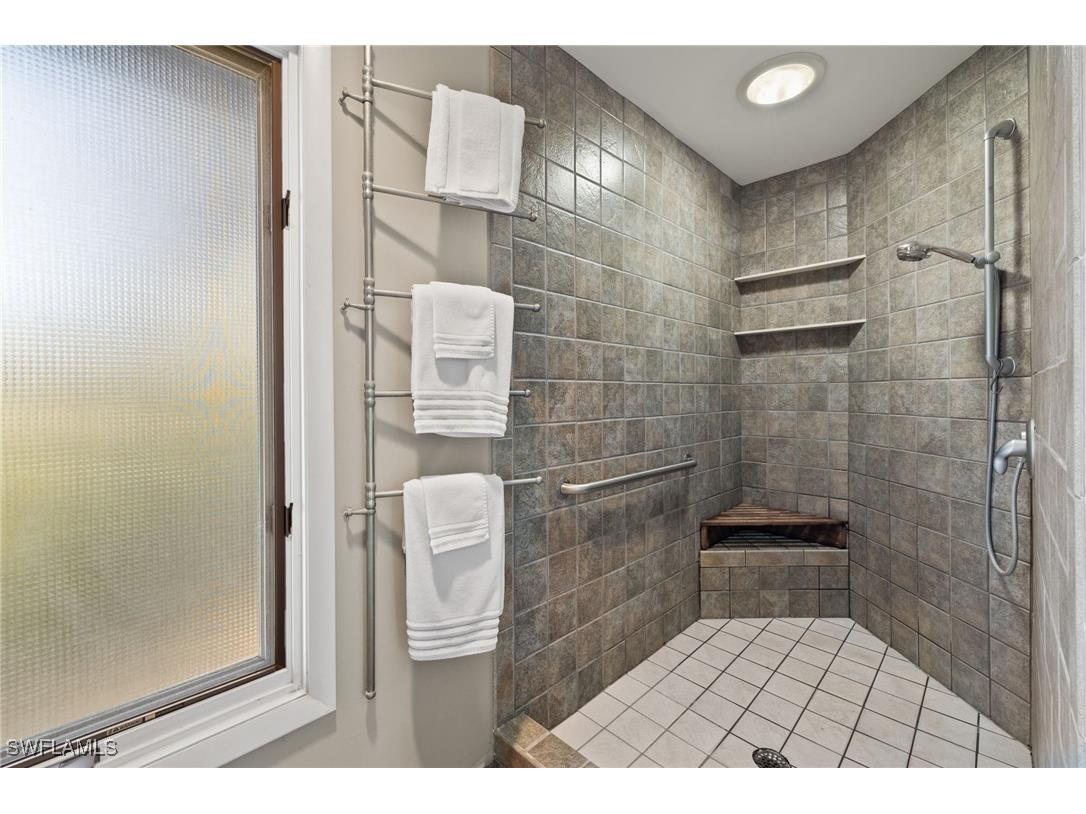 2151 Estey Avenue Naples FL 34104 225074984 image17