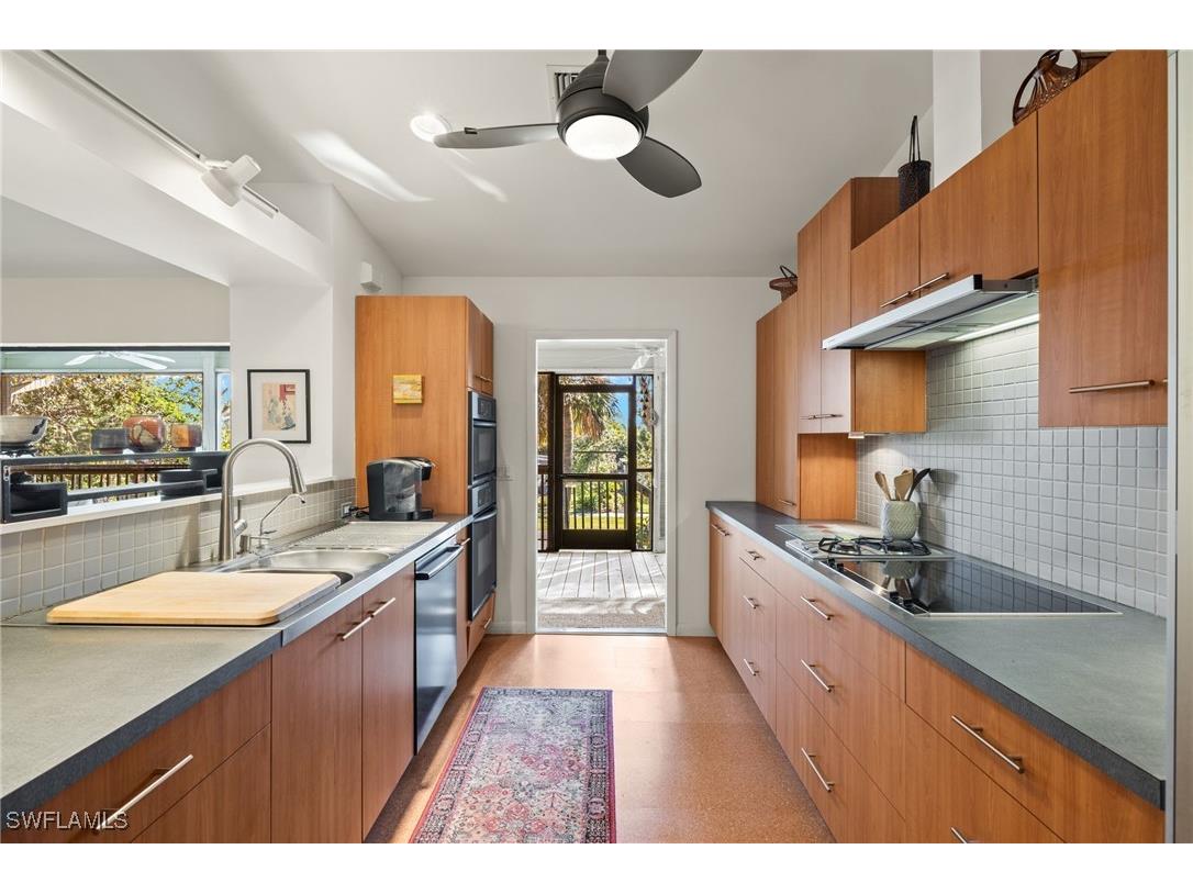 2151 Estey Avenue Naples FL 34104 225074984 image8