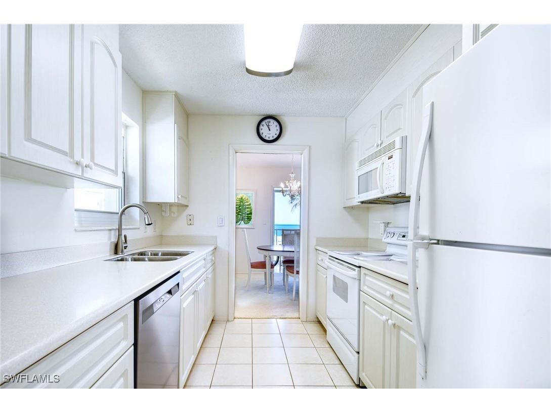 2151 Gulf Shore Boulevard N #204 Naples FL 34102 225071159 image10