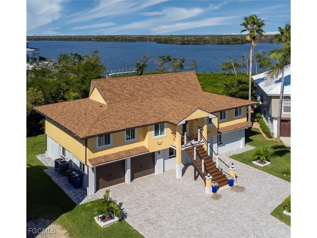 21520/522 Indian Bayou Drive Fort Myers Beach FL 33931 2026000463 image1