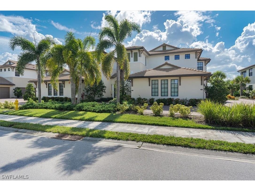 2153 Frangipani Circle #7-202 Naples FL 34120 223002751 image1