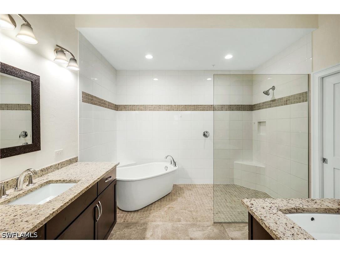 21530 Strada Nuova Circle #205 Estero FL 33928 226021598 image14