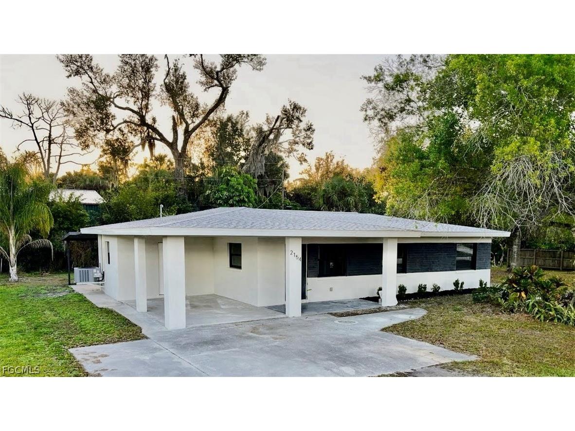 2154 E Gardenia Circle North Fort Myers FL 33917 2026009167 image1