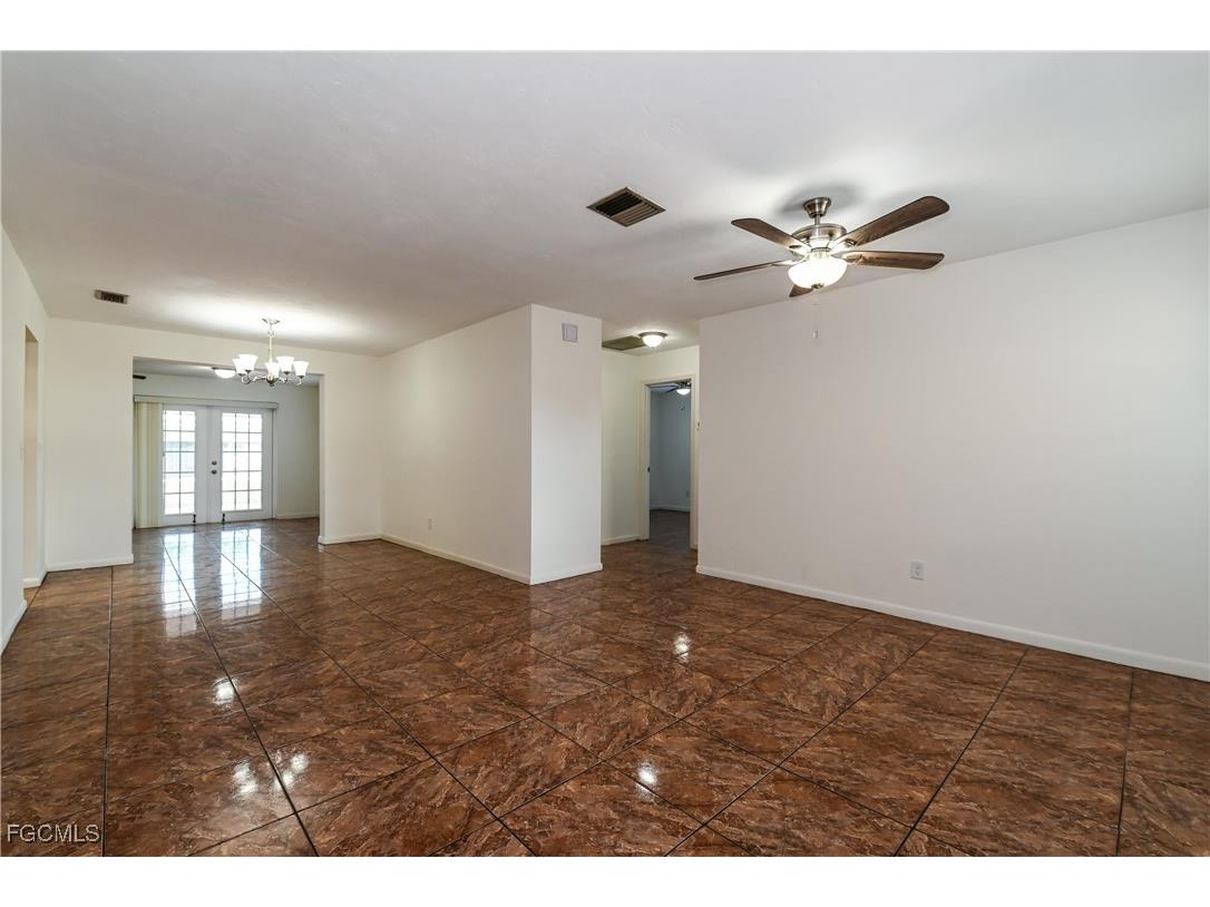 2155 Tropic Avenue Fort Myers FL 33905 2025009925 image3