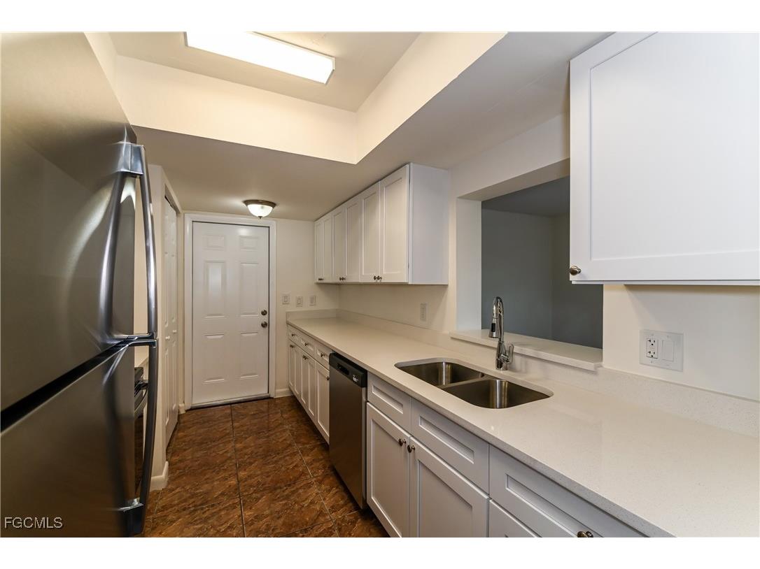 2155 Tropic Avenue Fort Myers FL 33905 2025009925 image5