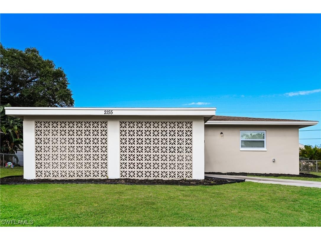 2155 Tropic Avenue Fort Myers FL 33905 223055362 image1
