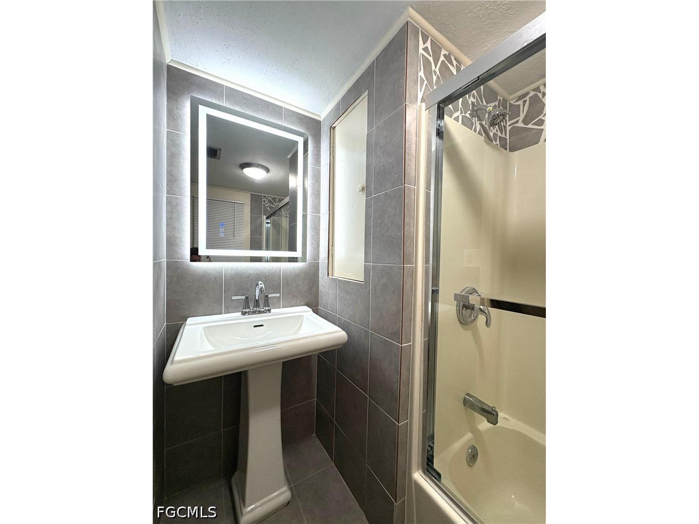 2156 Victoria Avenue Fort Myers FL 33901 2026024311 image13