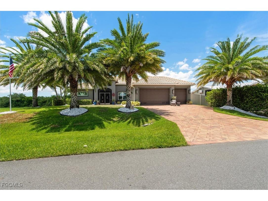 2157 Club House Road North Fort Myers FL 33917 2025004803 image1