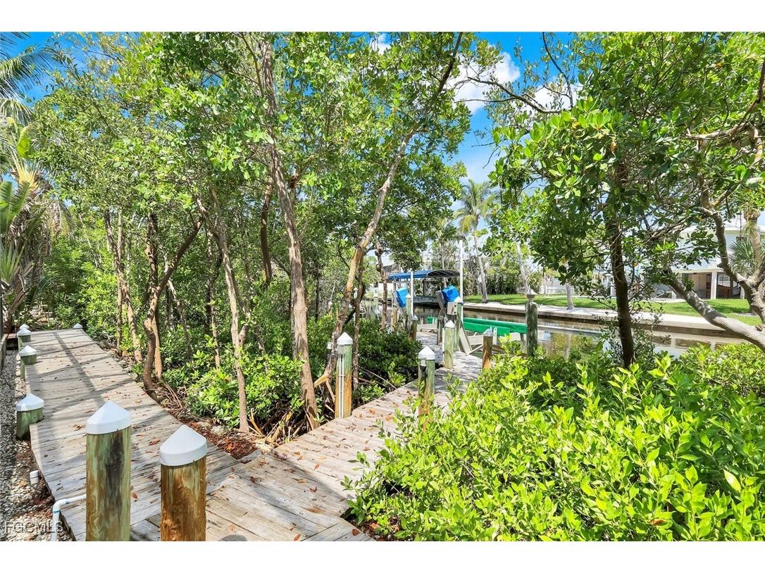 21580 Indian Bayou Drive #582 Fort Myers Beach FL 33931 2025002422 image40