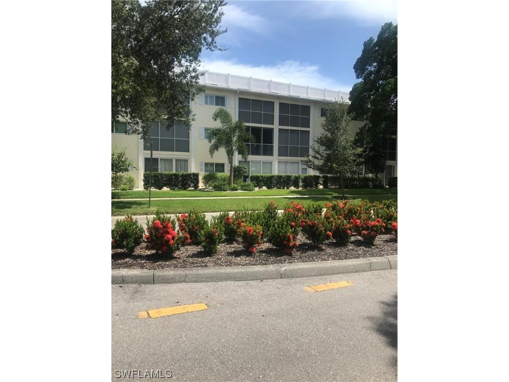 216 Banyan Boulevard #216 Naples FL 34102 223038028 image1