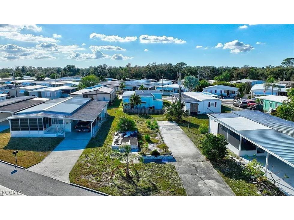 216 Captains Walk North Fort Myers FL 33917 2026008230 image2