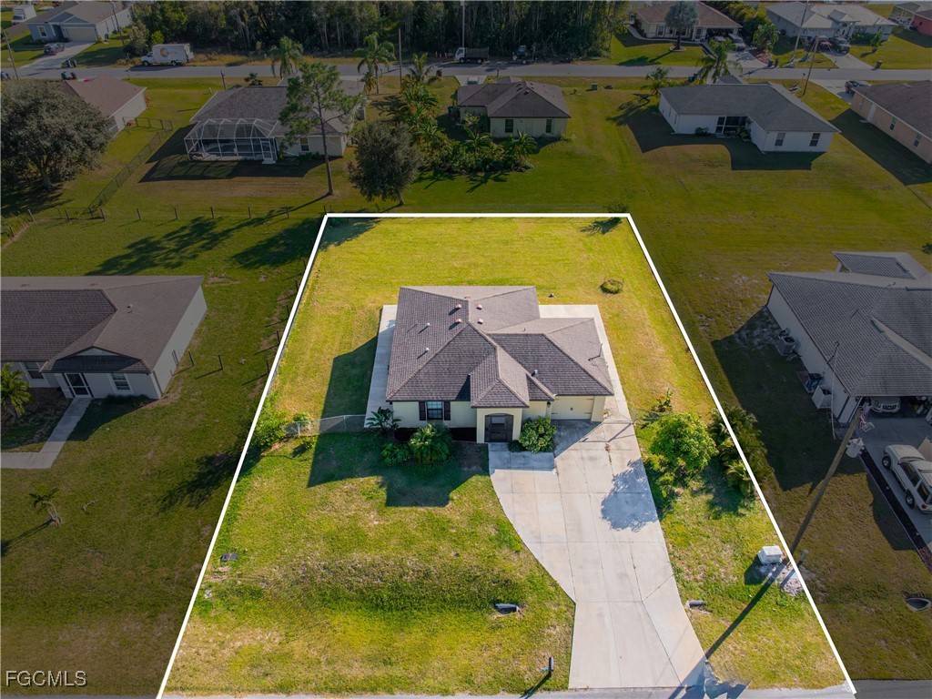 216 Des Cartes Street Fort Myers FL 33913 2025020991 image1