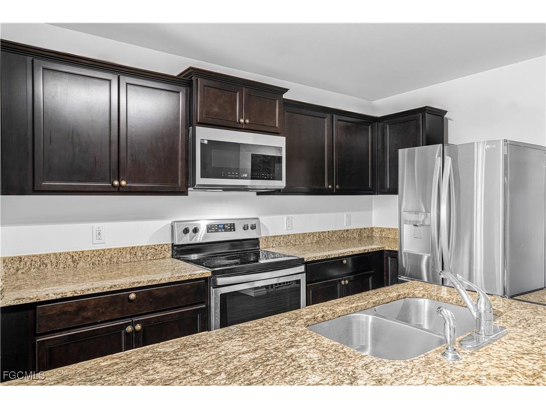 216 Des Cartes Street Fort Myers FL 33913 2025020991 image11